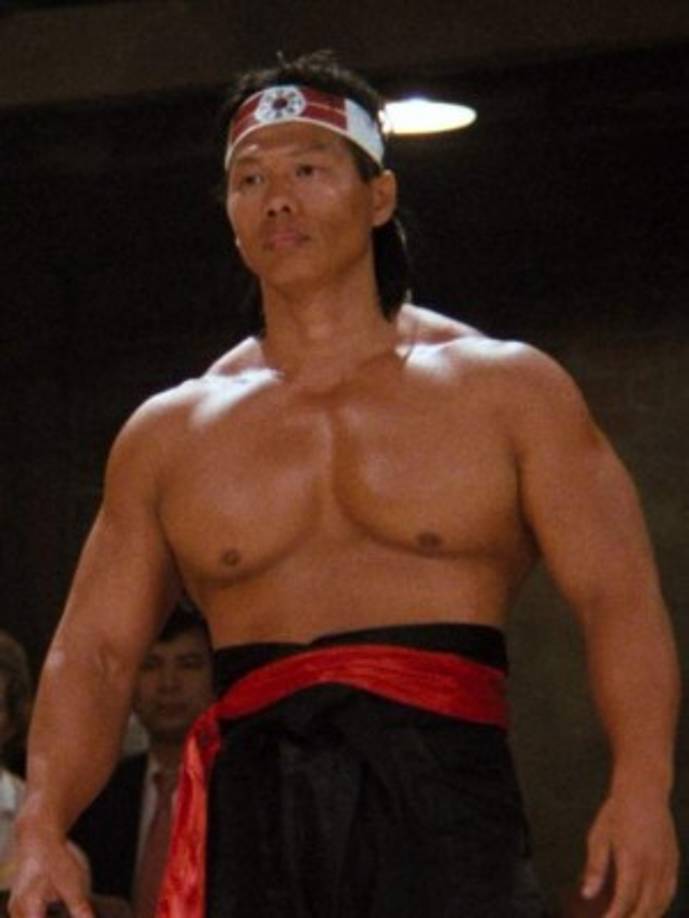 Yang Sze, mejor conocido como Bolo Yeung, es un actor, culturista y artista Marcial nacido en Cantón, República Popular China, famoso por ser el antagonista de Jean Claude Van Damme en Contacto Sangriento.