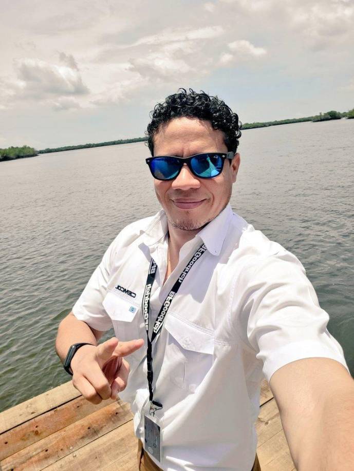 René Pacheco decidió usar su cuenta de Twitter y crear un hilo para responder al revuelo que ha generado su caso en el país. 