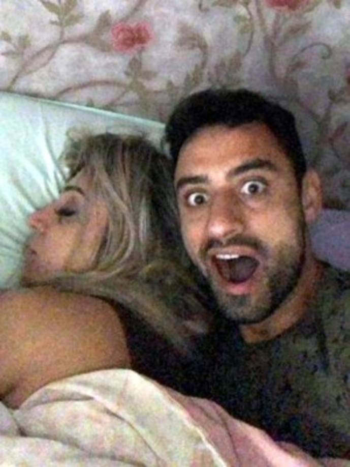 La policía brasileña encontró el celular de Daniel Correa y divulgaron los últimos mensajes del futbolista que mandó, y fotos, afirmando que tuvo relaciones con Cristiana Brittes.