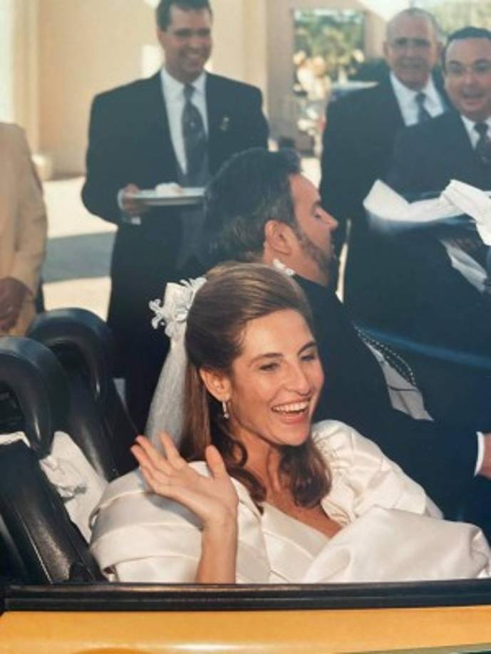 Su historia de amor no empezó de la mejor manera, puesto que el conductor tenía otra novia cuando se enamoró de ella.