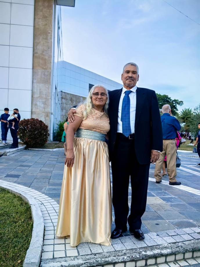 María Medina y Guillermo Vindel se casaron luego de vivir juntos 35 años y procrear cinco hijos.