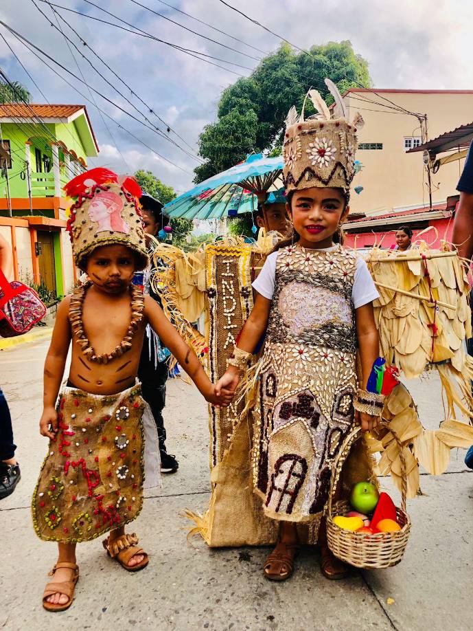 Adrian y Jazlyn de tercer grado de prebásica. 