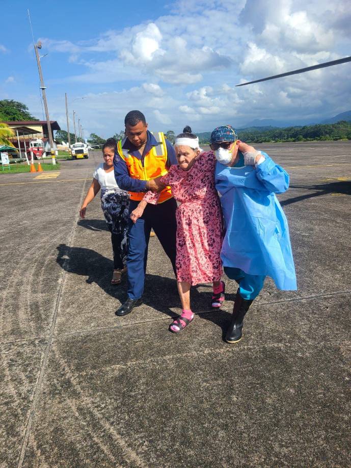 Doña Rosa Villanueva se recupera satisfactoriamente de su enfermedad. 