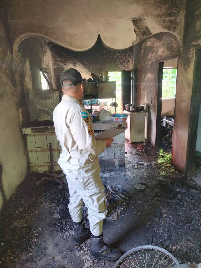 La Policía Nacional aún no ha detenido al responsable.