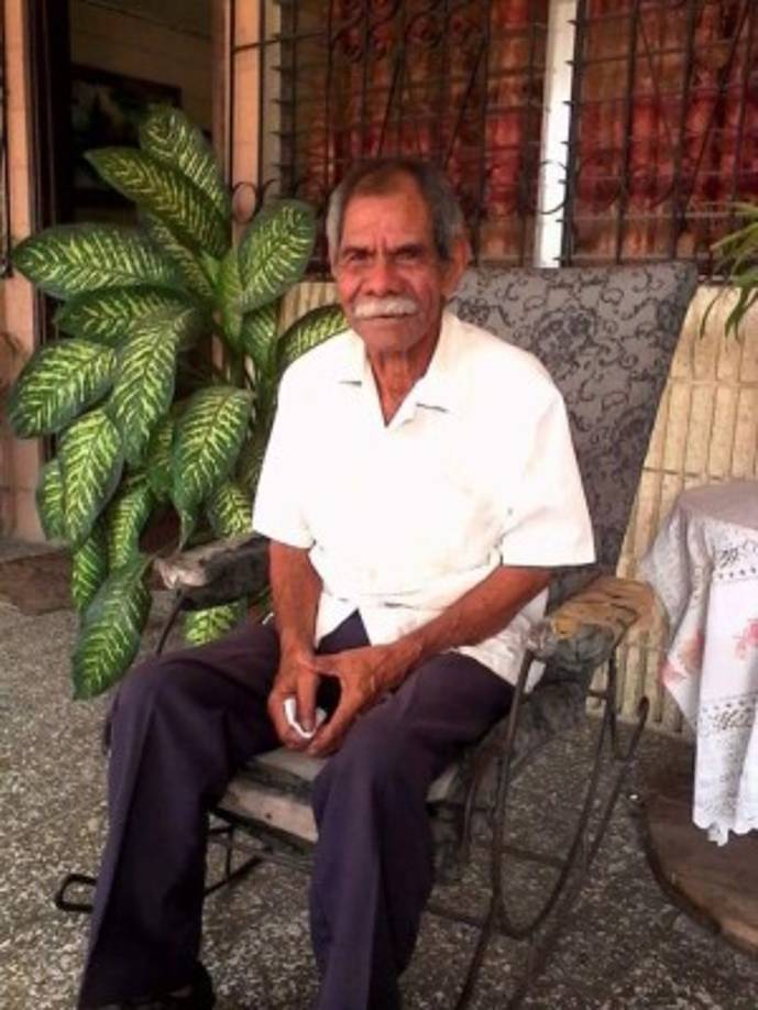 También recordó felicitar a su padre: 'Feliz dia del padre, mi viejito hermoso'.