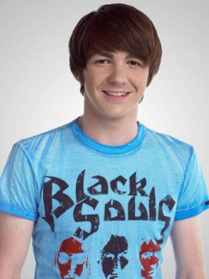 Pero también debes estar preparado para ver y acostumbrarte a la transformación física de sus actores en este reencuentro, sobre todo la del actor y cantante Drake Bell.