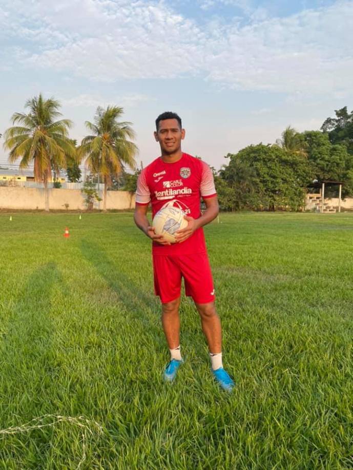 “El Pajáro” sufrió junto a su amada familia el tener que haber perdido a un ser querido por culpa de antisociales en un hecho que ocurrió en el sector de El Ciruelo, Macuelizo, la zona occidental de Honduras. 