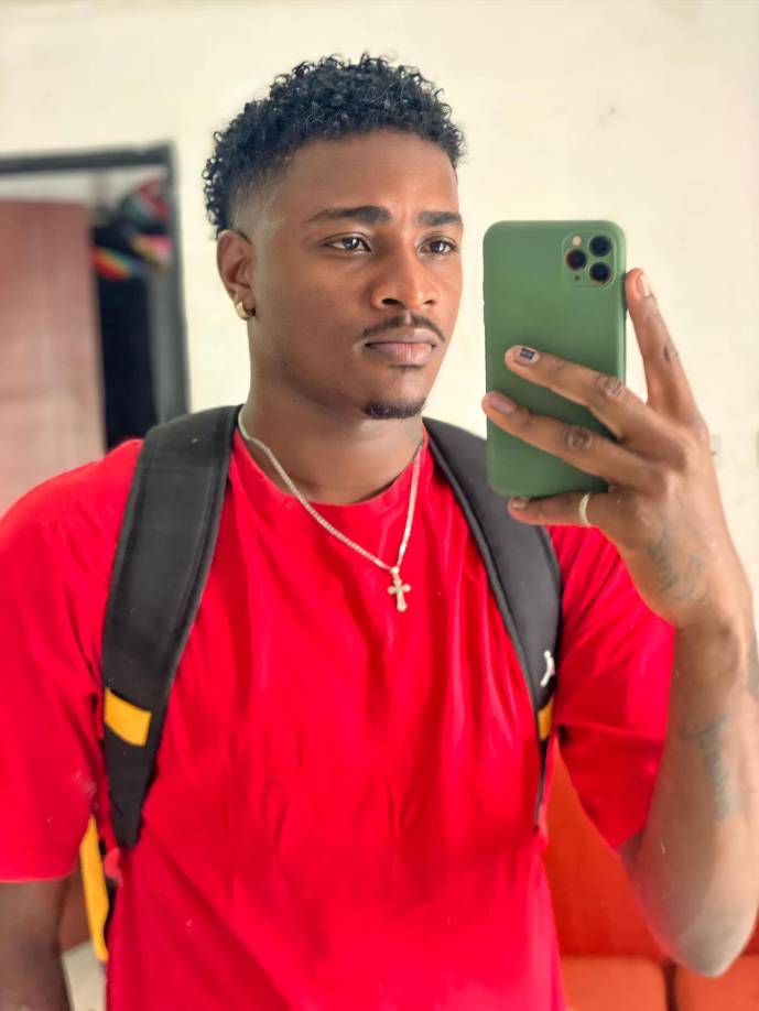 En sus rato libre, el exjugador se dedicaba a cortar cabello.