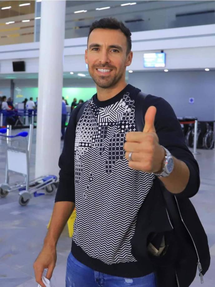 Jonathan Bornstein: El defensor estadounidense confirmó a Diario LA PRENSA que su deseo es continuar con el Vida para el siguiente torneo puesto que tiene seis meses más de contrato y que no le gusta romper sus contratos.