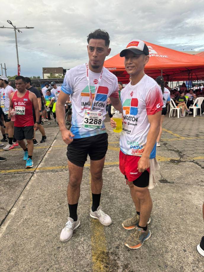 A diferencia de otras ediciones, Shin corrió sin la compañía de su novia Yeimi Licona, a quien años atrás se le vio en la Maratón de LA PRENSA. 