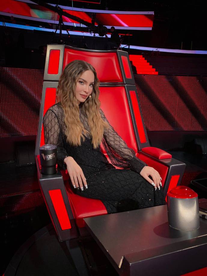 Debido a las altas temperaturas, la cantante manifestó que se estaba sintiendo mareada, sin embargo, no dejó de cantar.