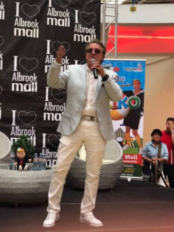 'Es por la edad que tengo, no es que no lo pueda hacer, pero como dice Juan Gabriel en una canción: Dios perdona, pero el tiempo no”, dijo en una entrevista para el programa Hoy.