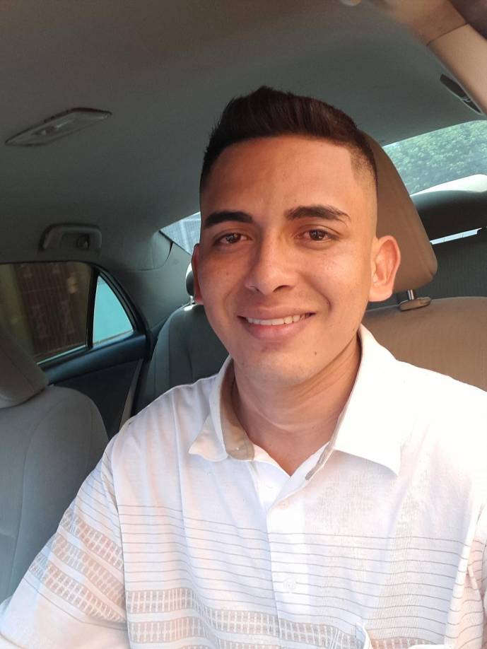 Aseguró que “no me hace sentido ni me cabe en la mente que hoy en día ya no esté en este plano,en estos últimos 3 meses ha habido una ola de muertes tanto dentro como fuera de la iglesia. Pero la parte eclesiástica ha sido más sacudida, hace un mes se me fue un primo que falleció y también un tío. Ambos en el mismo mes, ahora en noviembre y ahora un gran amigo y escudero hondureño que le cogí mucho cariño y que su humildad y su esfuerzo por salir adelante lo destacaba”, apuntó.