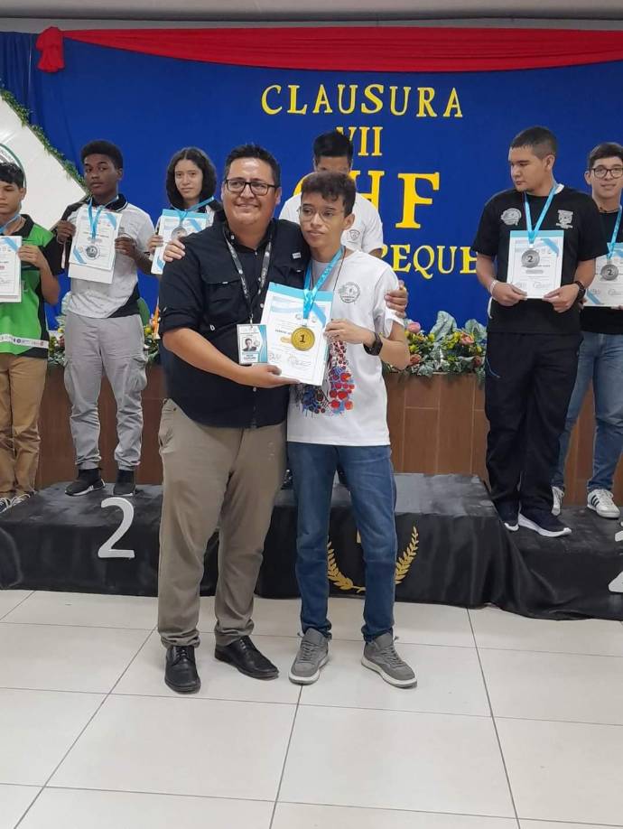 Las medallas de oro en nivel I , las obtuvieron los alumnos Eduardo Contreras Marquez del departamento de Intibucà y Hansy Barahona Alvarado de Valle