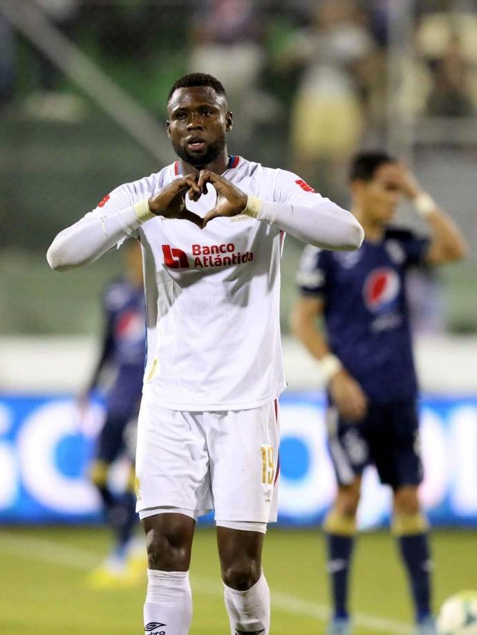 La dedicatoria especial de Yustin Arboleda tras su gol al Motagua en la final.