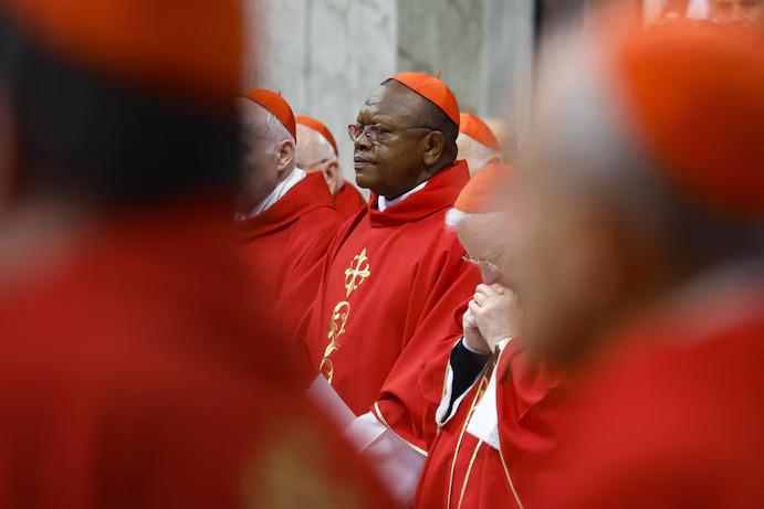 Fridolin Ambongo, el cardenal africano que resuena en el cónclave
