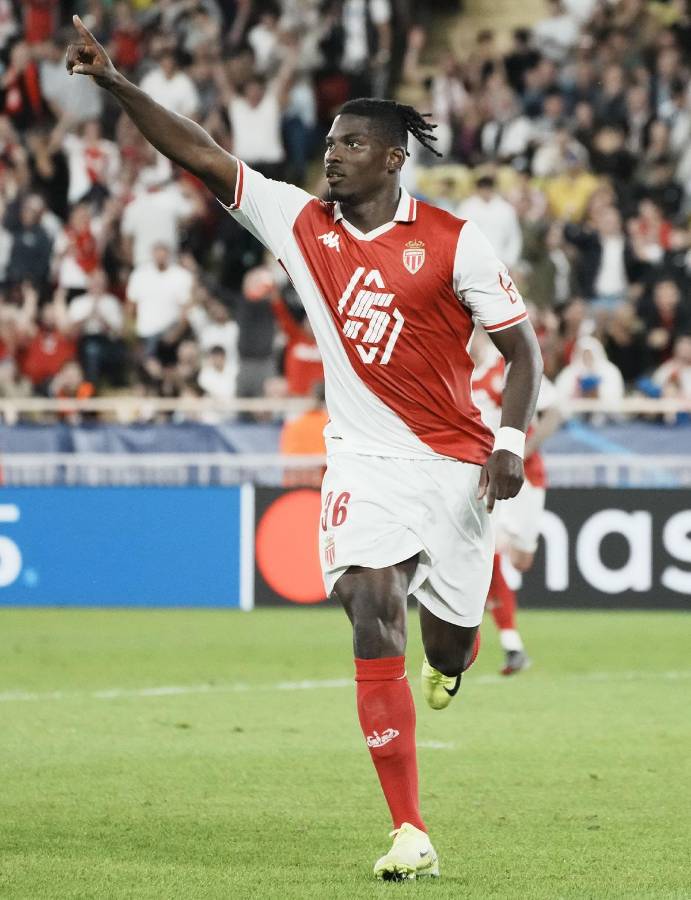 Breel Embolo también participó con un gol en la victoria del Mónaco.