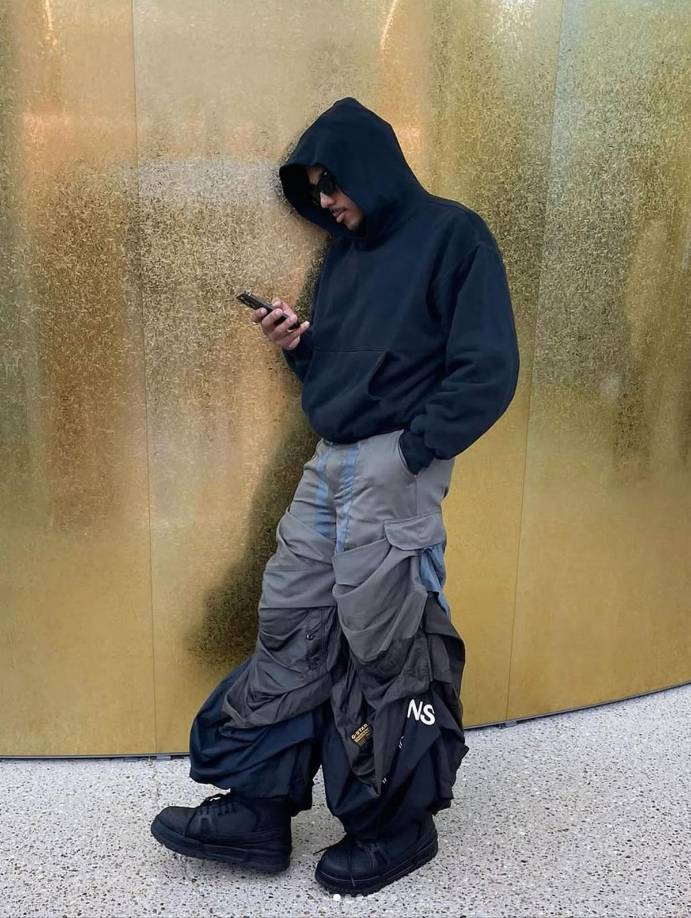 Así son los looks más atrevidos que ha usado Jules Koundé, futbolista francés del FC Barcelona.