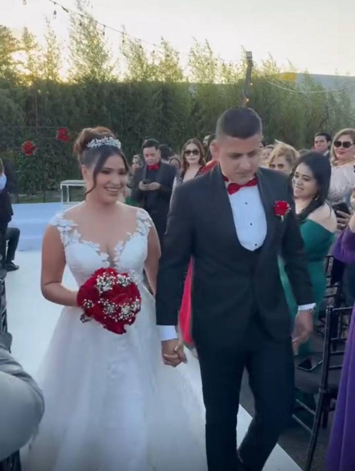 Durante días, los seguidores de la pareja aguardaron con ansias este esperado momento. Finalmente, las primeras imágenes de la boda fueron reveladas, generando una ola de buenos deseos y alegría entre sus admiradores y seguidores.