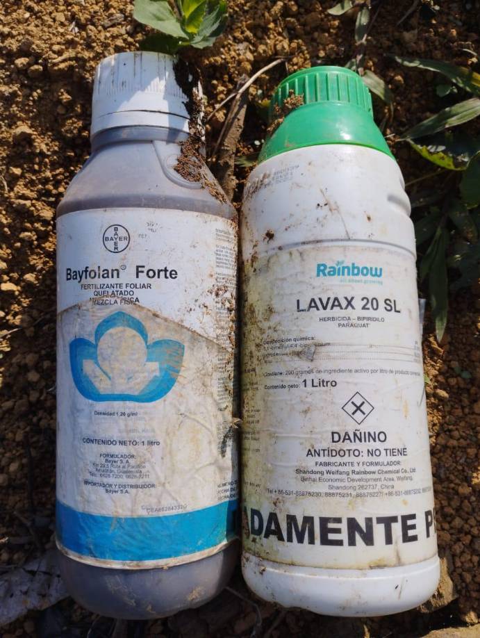 En la zona habían químicos que eran usado para procesar la hoja de coca.