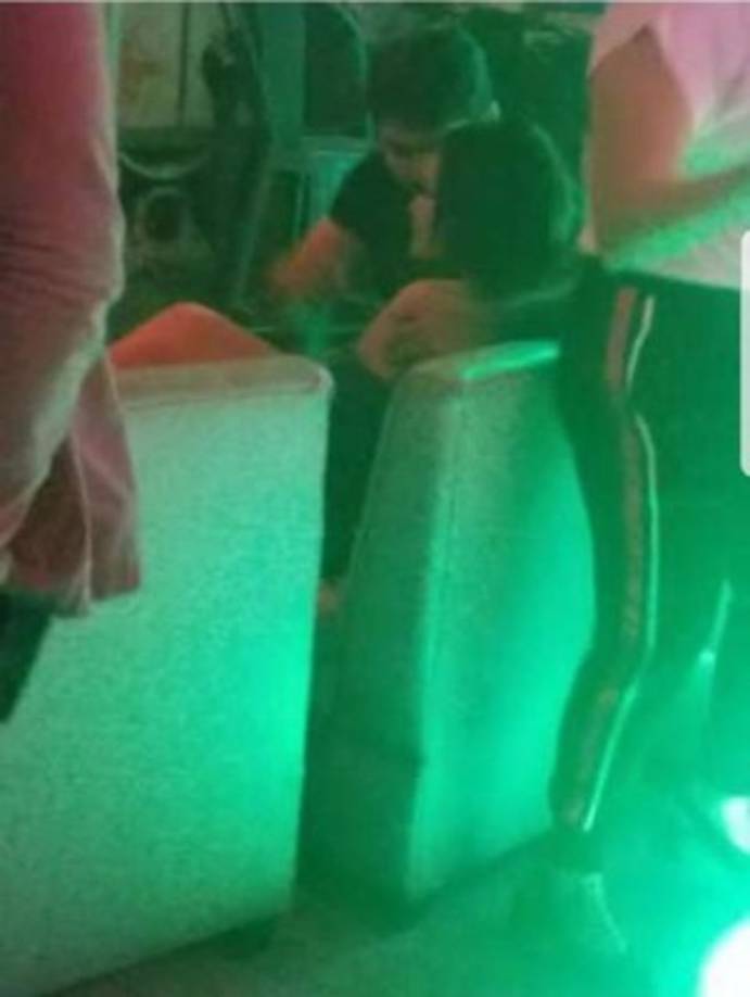 'La Tamaleada' dio el nombre del hombre que fue captado con la presentadora hondureña. 'Y así fueron captados Malubi Paz y Óscar Herrera en una famosa disco el martes pasado', dice la publicación de la cuenta que pregunta: '¿Cuál será el verdadero amor de Malubi?'.