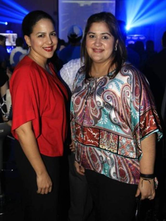 Doris Peña junto a Isabel Sabillón.