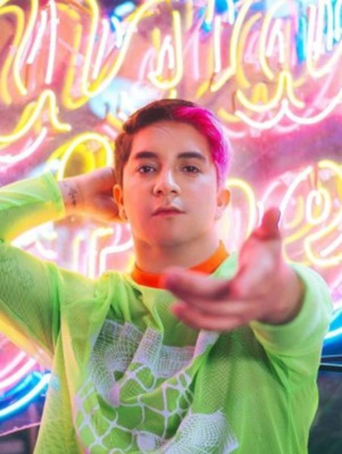 Además de su talento para la comedia, promociona su línea de ropa, maquillaje, y ahora busca un lugar en la escena musical lanzando varias canciones.