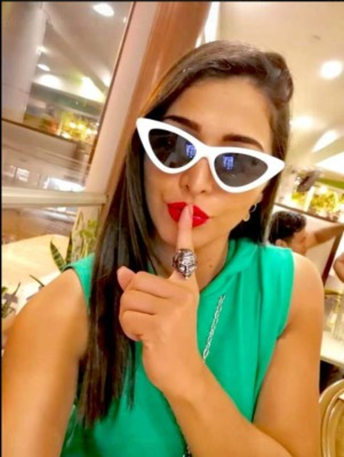 'Los insolentes me ofenden hasta el colmo, pero yo me consuelo en tus juicios .!<br/><br/>Que lance la primera piedra el que esté libre de pecado .!<br/><br/>Solo Dios para juzgar y para saber la verdad y conocer mi corazón .!', continúo.