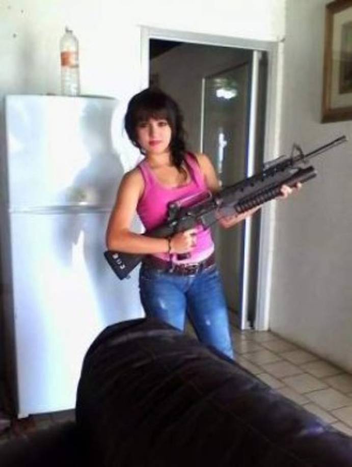 Las primeras que fueron reclutadas fueron Joselyn Alejandra Niño y Yesenia Pacheco Ramírez, ambas asesinadas por 'Los Zetas'.