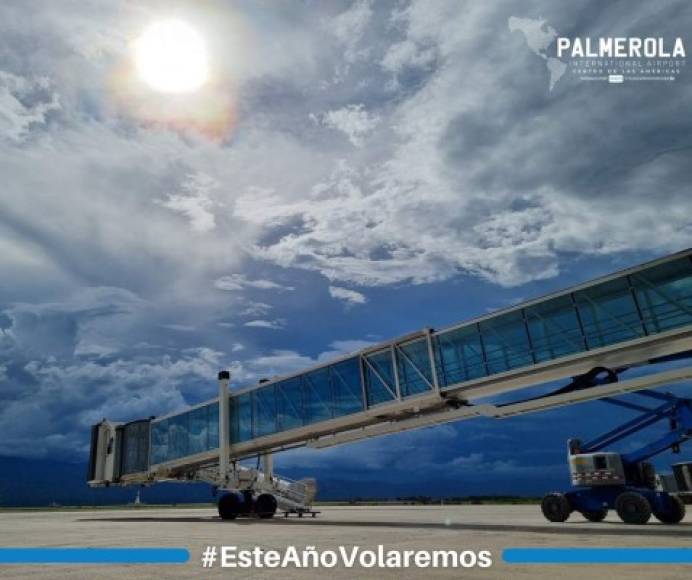 Palmerola será único en el norte de Centroamérica y un referente a nivel de la región (...) es un aeropuerto que tiene todo lo que un aeropuerto internacional de primer mundo requiere, obviamente con el tamaño que lo construimos, pero que está bien pensado, sencillo de operar', explicó.