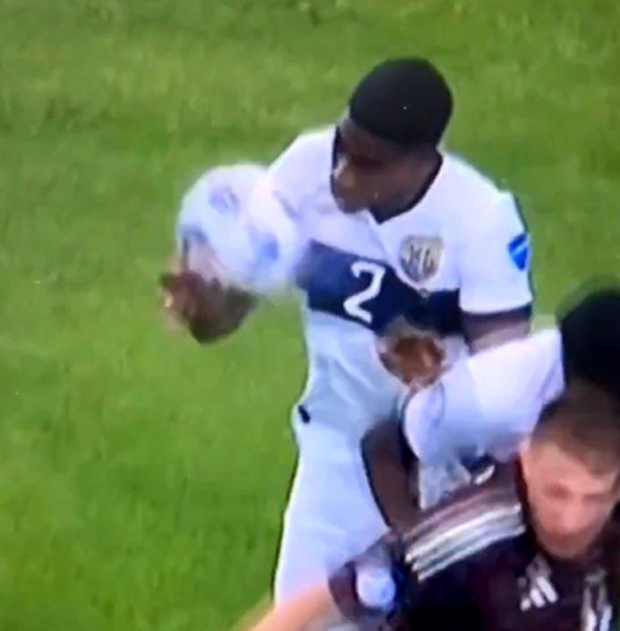 Polémica en Copa América: El penal que todo México pidió ante Ecuador