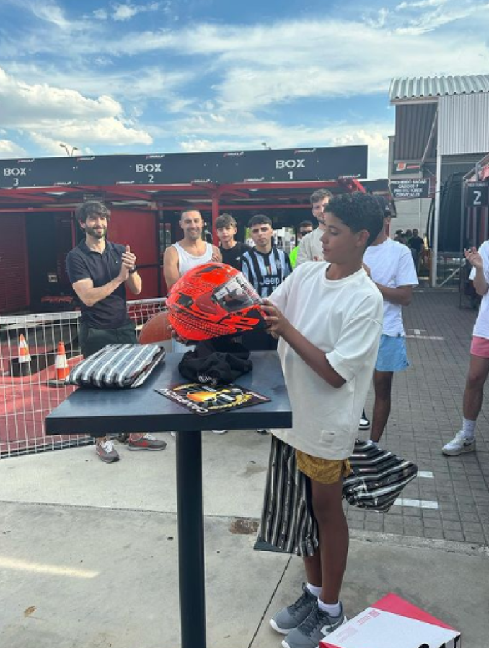 El hijo mayor del delantero cumplió 13 años y estuvo acompañado de Georgina, hermanos y amigos. CR7 se lo perdió por su trabajo.