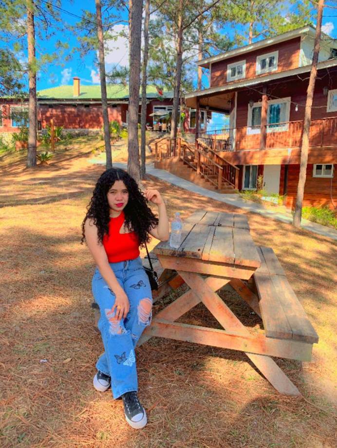 Leonicio Machado, quien conducía el carro le dijo que sí y que se subiera en la paila a lo que la joven agradeció y accedió.