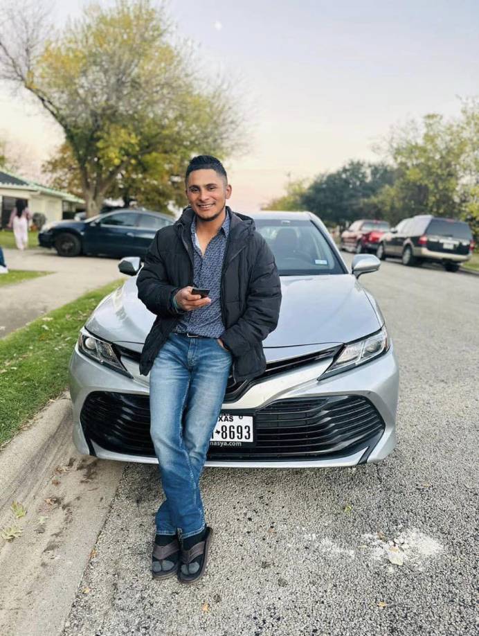 “Familiares y amigos de Ebinzon Cordova ya recolectaron el dinero necesario para la repatriación de su cuerpo y que pueda ser velado con su familia en el Bálsamo, Victoria, Yoro, de igual forma su familia agradece a todos nuestros seguidores por la solidaridad hacia ellos en estos momentos difíciles”, informó Castillo.