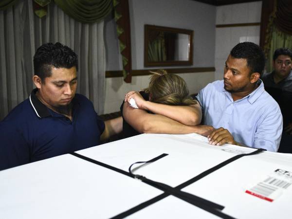 Los restos del migrante hondureño Maynor Suazo, que falleció a causa del choque de un portacontenedores contra el puente Francis Scott Key en la ciudad estadounidense de Baltimore, llegaron este martes al aeropuerto internacional Ramón Villeda Morales de San Pedro Sula, en el norte de Honduras.