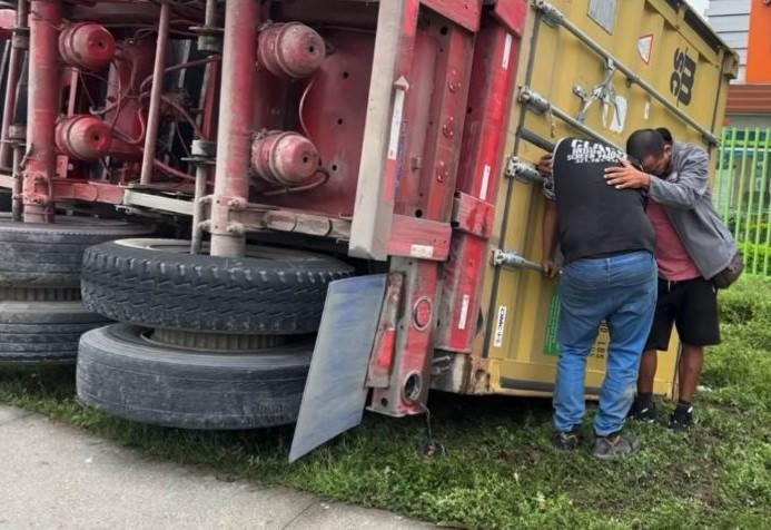 ¿Quién era la mujer que murió aplastada por contenedor en el bulevar del este?
