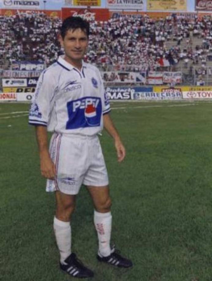 Alex Pineda Chacón: Uno de los mejores mediocampistas del fútbol hondureño.