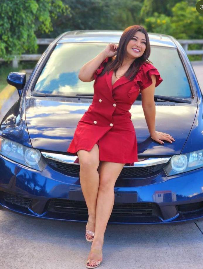 Y aunque muchas personas le han preguntado quien es el galán, la guapa chica no quiso dar más detalles.