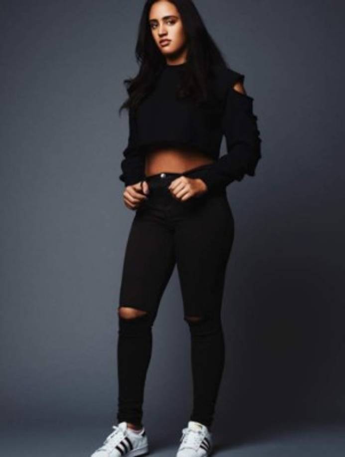 Simone, actualmente, es parte de la agencia de modelos IMG Models, en la que ha comenzado su carrera