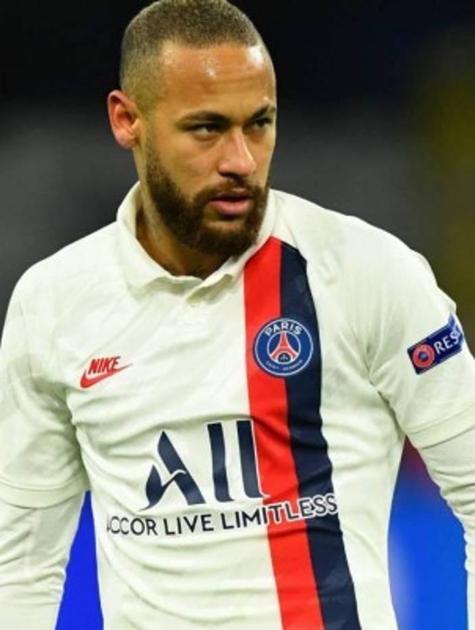 Neymar: El PSG por medio de su director deportivo Leonardo, informó que el brasileño tiene dos años de contrato con el club y reiteró que el deseo de ellos es que el delantero permanezca en la institución.