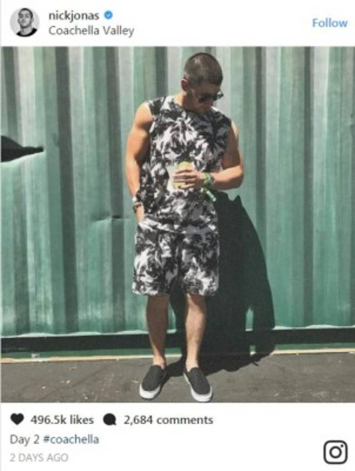Nick Jonas fue otro de los famosos que no se perdió el festival Coachella.