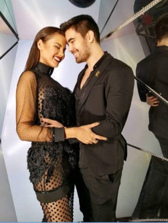 El corazón de la Miss Universo 2018 está ocupado y es por un apuesto modelo que suspira la reina de belleza.