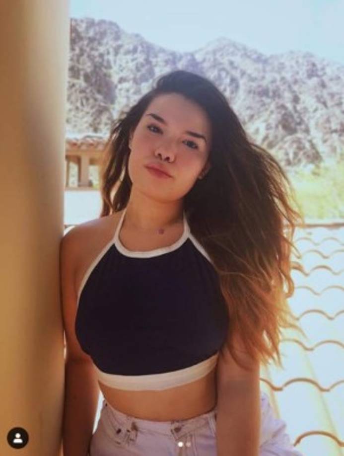 Madison pasa su tiempo estudiando y trabajando con varias organizaciones benéficas, incluyendo padres, que ayuda a niños con cáncer, y Toys for Tots durante las vacaciones.