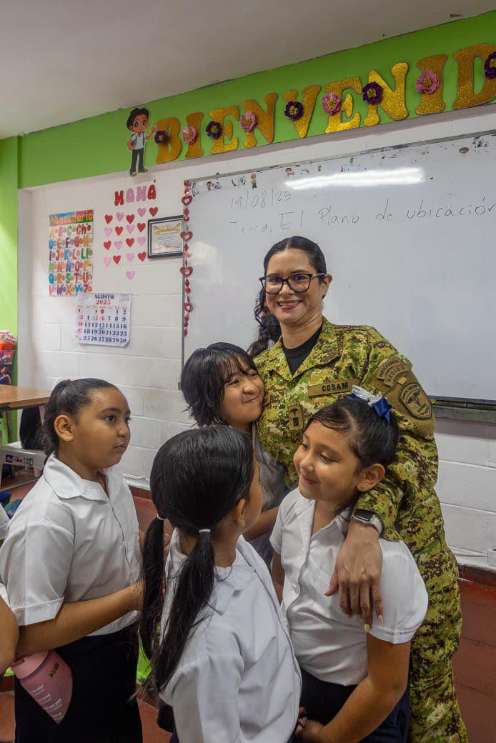 Quién es Karla Trigueros, la polémica ministra de Educación de El Salvador