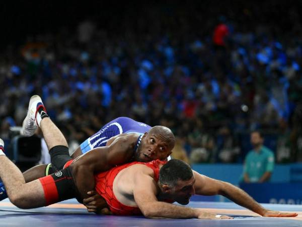 Kevin Mejía tuvo una pelea competitiva en su debut por los Juegos Olímpicos 2024.