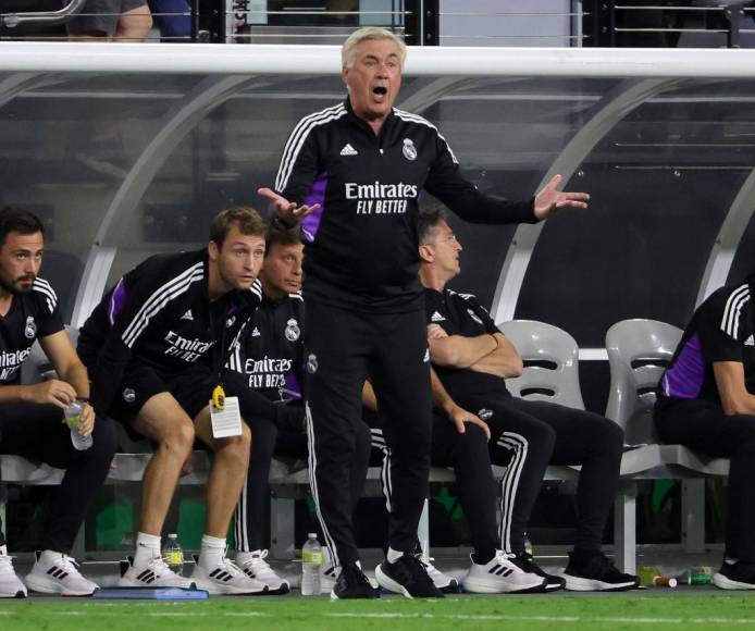 Carlo Ancelotti dejó claro a varios jugadores del Real Madrid cuál es su actual situación en el equipo. El italiano ha decidido desprenderse de algunos futbolistas para esta nueva temporada que está por comenzar.