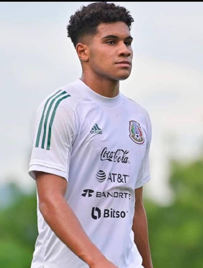 Christopher Brady: Defensor de México que aparece en el 11 ideal del Premundial Sub-20 de Concacaf.