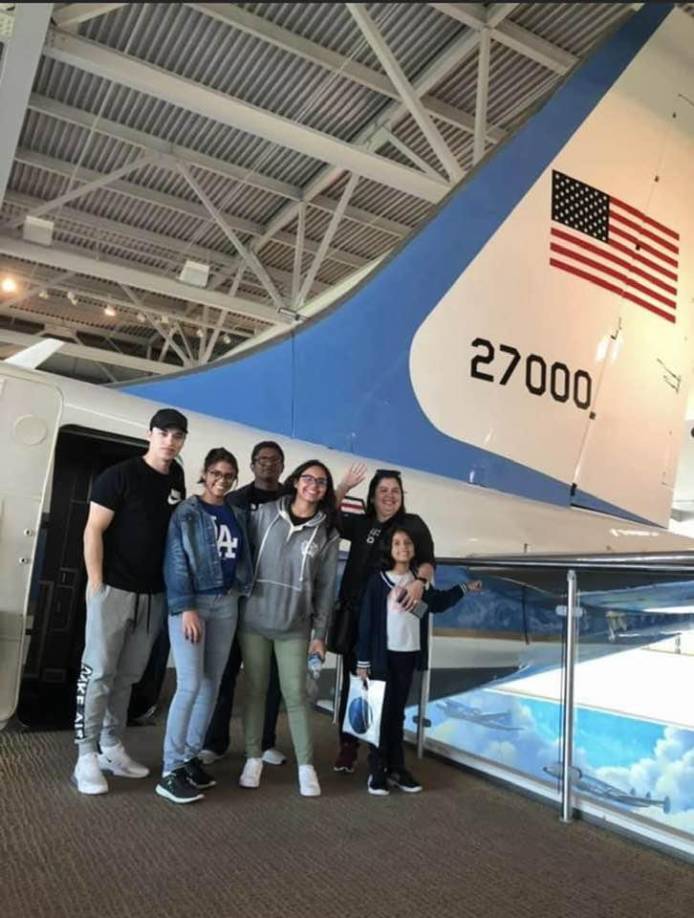 Al recibir el cuerpo, la madre de “Toñito” piensa llevárselo a Virginia, en donde el difunto tenía planes de pasar el Día de Acción de Gracias venidero.