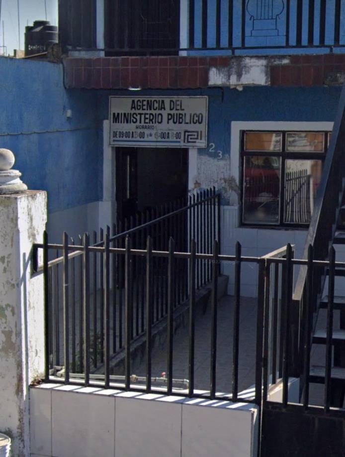 El sujeto mató a balazos a su suegra y a su esposa, quienes habían acudido a presentar una denuncia por violencia intrafamiliar contra el hombre. 