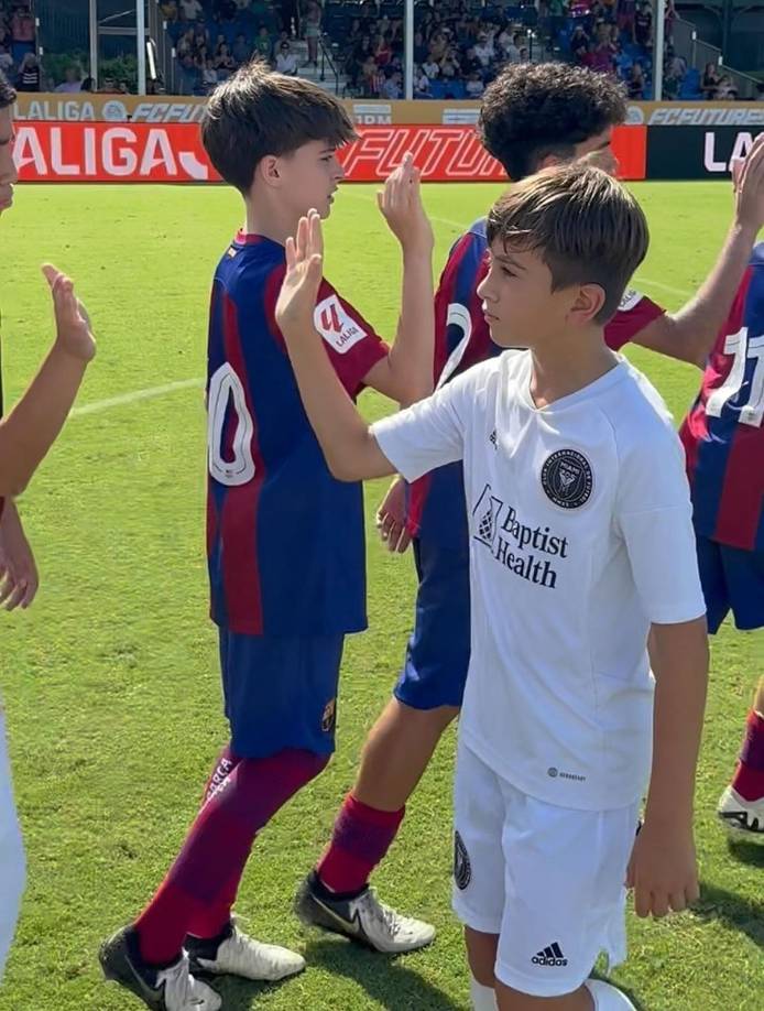 De hecho, el primogénito del astro argentino jugará este mismo lunes en Illinois ante el equipo de los amores de su padre: Newell’s Old Boys, al ser Inter Miami uno de los equipos asistentes a la llamada Newell’s Cup que se disputa en suelo estadounidense.